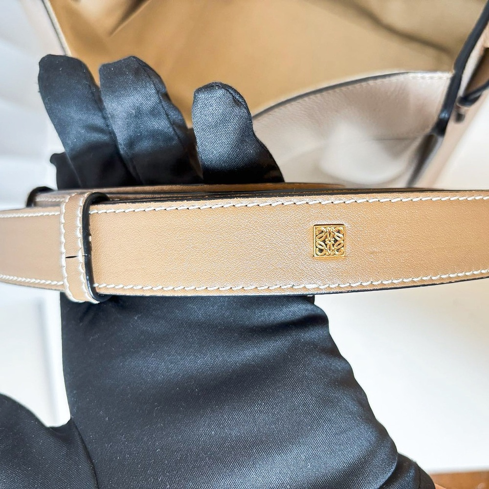Loewe Beige Grained Leather Hammock Tote Bag - Picture 6 of 12